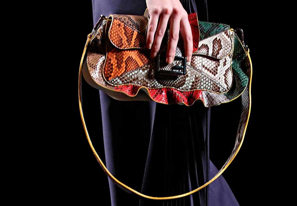 Коллекция Fendi. Одежда, сумки, очки. Фото с сайта.